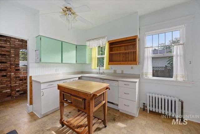 416 E Ave A, Jerome, ID 83338