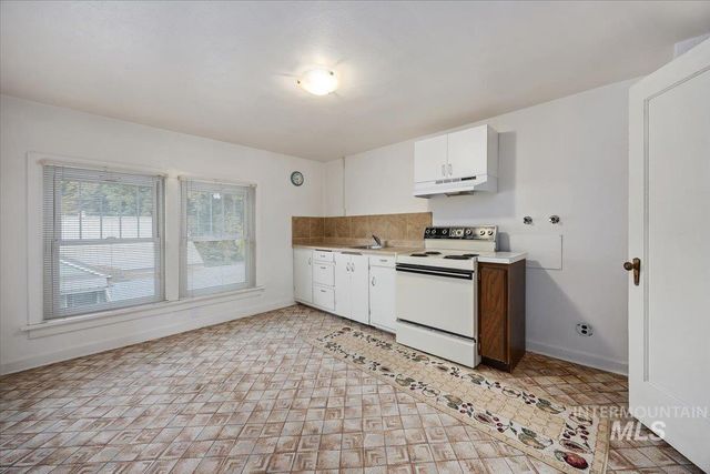 416 E Ave A, Jerome, ID 83338