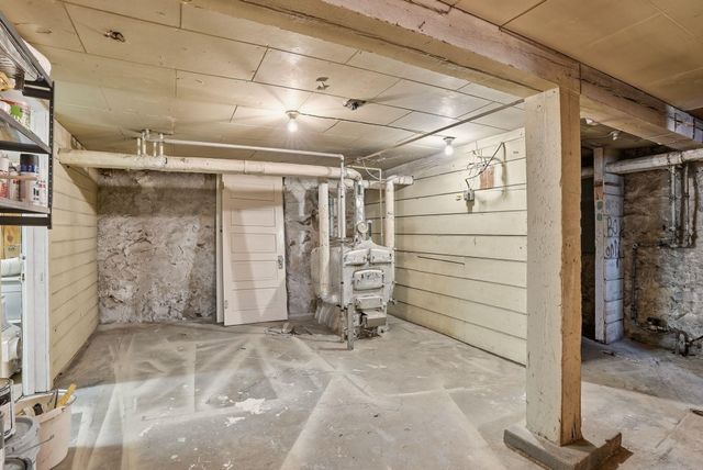 943 E 16th Ave, Spokane, WA 99203