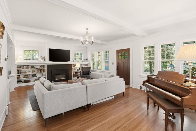 943 E 16th Ave, Spokane, WA 99203