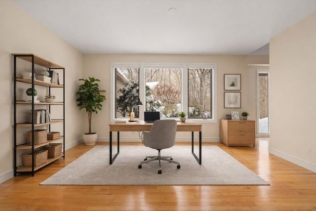 16 Livermore Lane 16, Weston, MA 02493