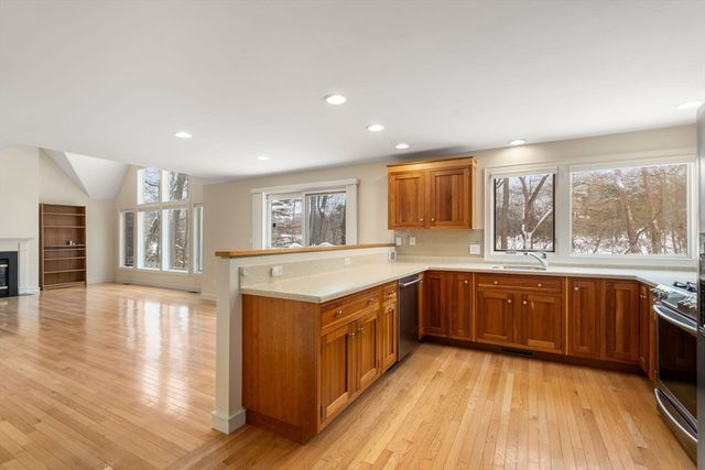 16 Livermore Lane 16, Weston, MA 02493