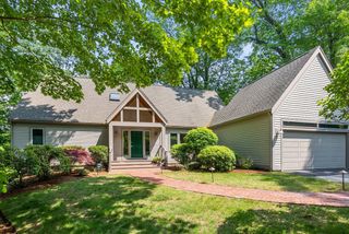 16 Livermore Lane 16, Weston, MA 02493