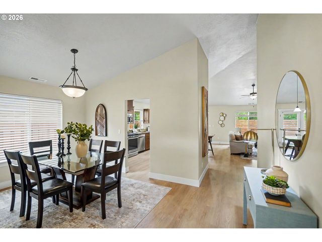 2545 EQUESTRIAN Loop S, Salem, OR 97302