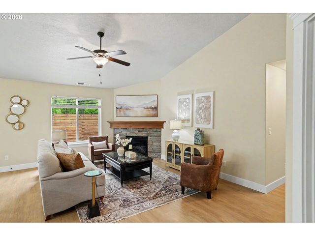 2545 EQUESTRIAN Loop S, Salem, OR 97302