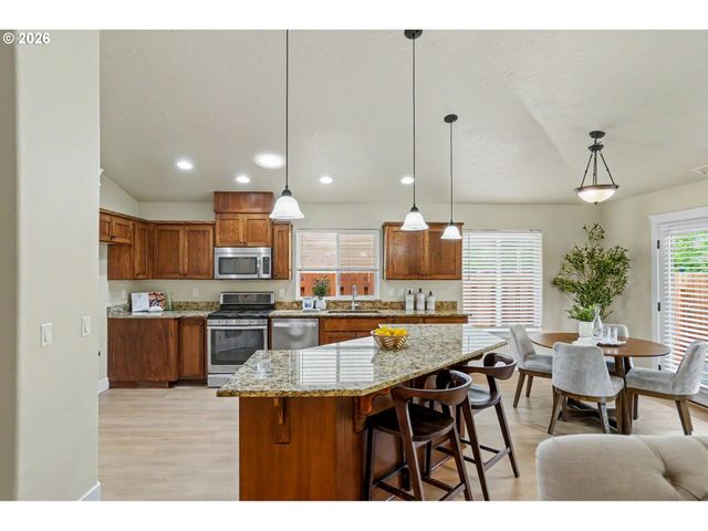 2545 EQUESTRIAN Loop S, Salem, OR 97302