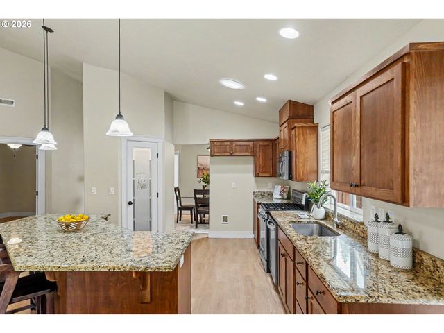 2545 EQUESTRIAN Loop S, Salem, OR 97302