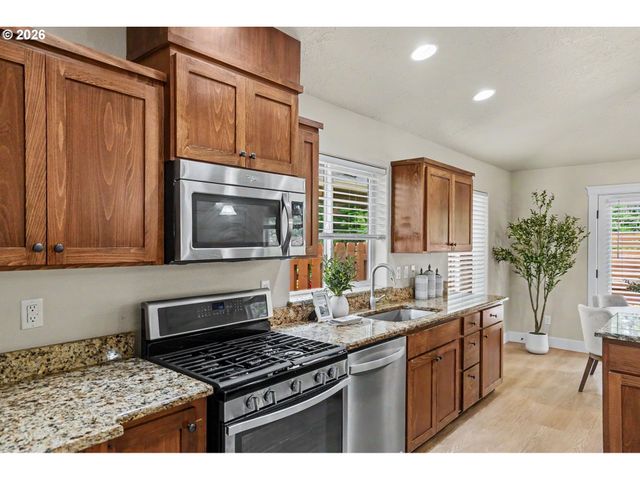 2545 EQUESTRIAN Loop S, Salem, OR 97302