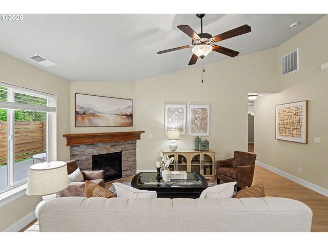 2545 EQUESTRIAN Loop S, Salem, OR 97302