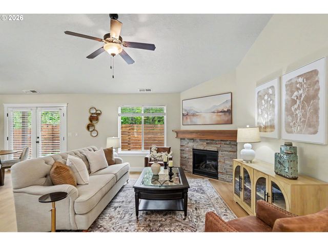 2545 EQUESTRIAN Loop S, Salem, OR 97302