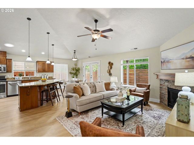 2545 EQUESTRIAN Loop S, Salem, OR 97302