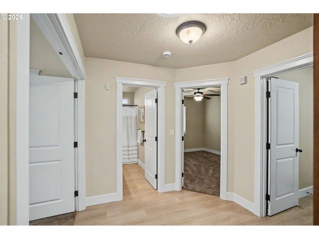 2545 EQUESTRIAN Loop S, Salem, OR 97302