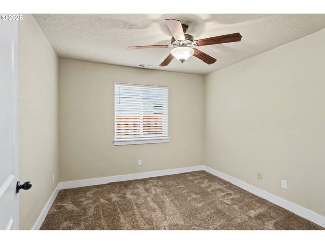 2545 EQUESTRIAN Loop S, Salem, OR 97302