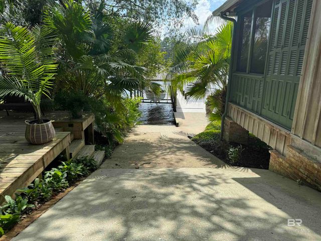 8401 Osprey Drive, Elberta, AL 36530