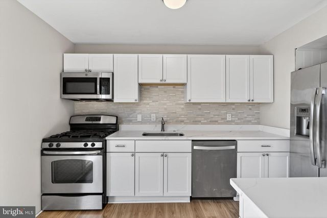 647 CHARRAWAY RD, Baltimore, MD 21229