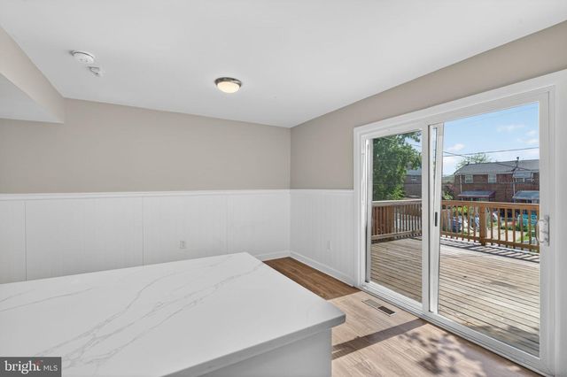 647 CHARRAWAY RD, Baltimore, MD 21229