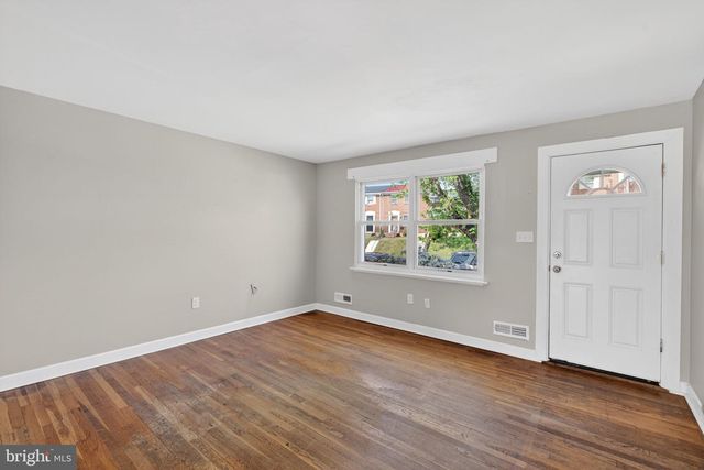 647 CHARRAWAY RD, Baltimore, MD 21229