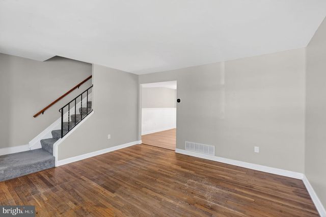 647 CHARRAWAY RD, Baltimore, MD 21229