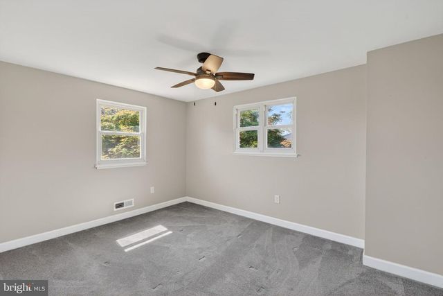 647 CHARRAWAY RD, Baltimore, MD 21229