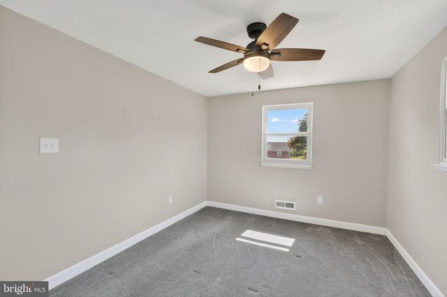 647 CHARRAWAY RD, Baltimore, MD 21229