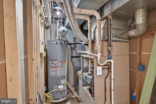 647 CHARRAWAY RD, Baltimore, MD 21229