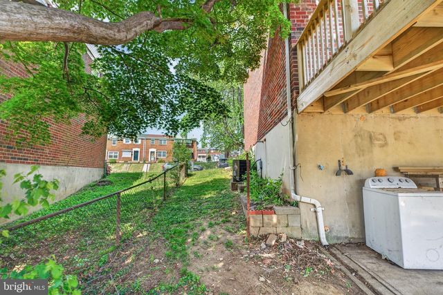 647 CHARRAWAY RD, Baltimore, MD 21229