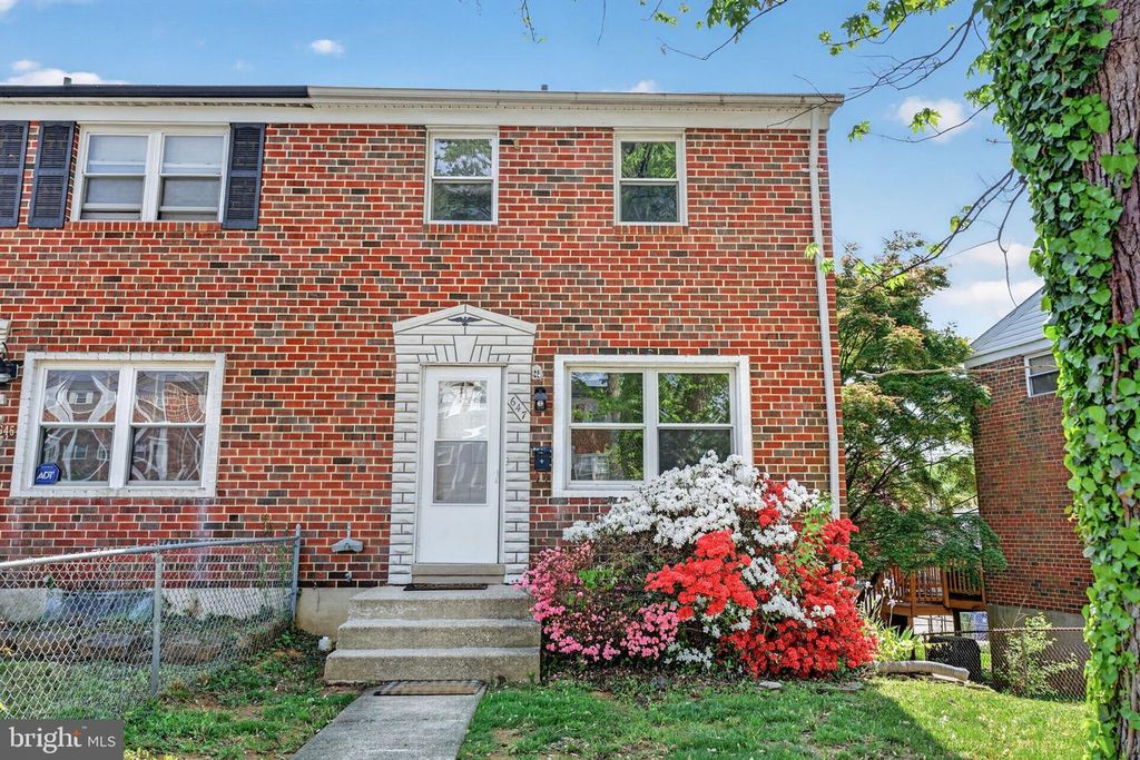 647 CHARRAWAY RD, Baltimore, MD 21229