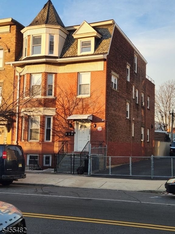 111 Park Ave, Newark City, NJ 07104 — exterior