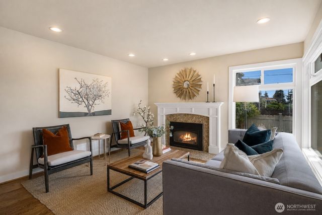 8804 5th Avenue NE, Seattle, WA 98115