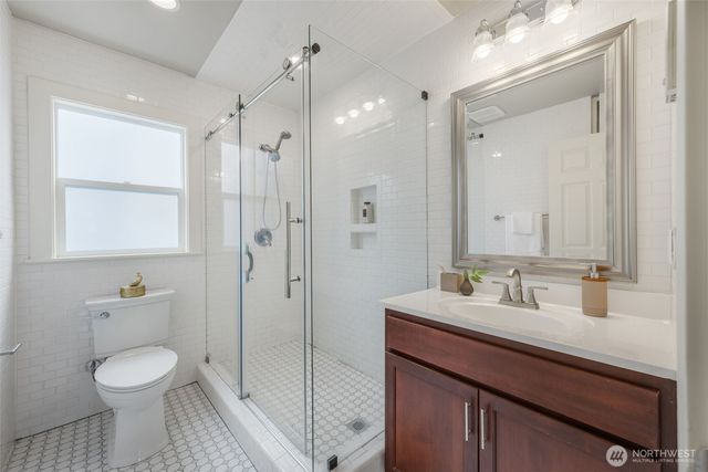 8804 5th Avenue NE, Seattle, WA 98115