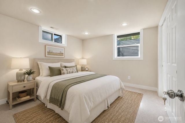 8804 5th Avenue NE, Seattle, WA 98115