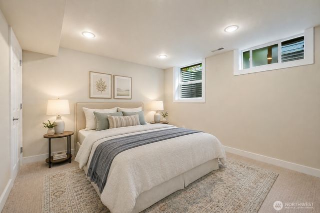 8804 5th Avenue NE, Seattle, WA 98115