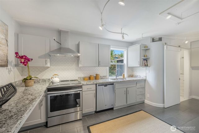 8804 5th Avenue NE, Seattle, WA 98115