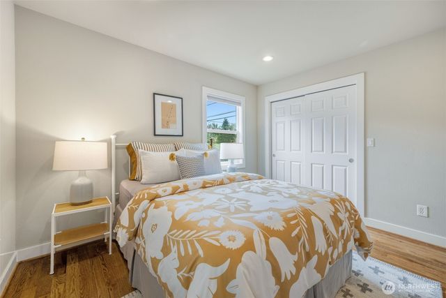 8804 5th Avenue NE, Seattle, WA 98115