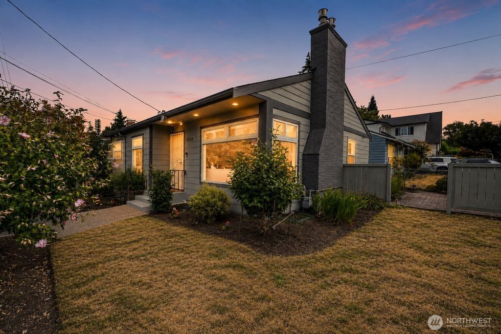 8804 5th Avenue NE, Seattle, WA 98115