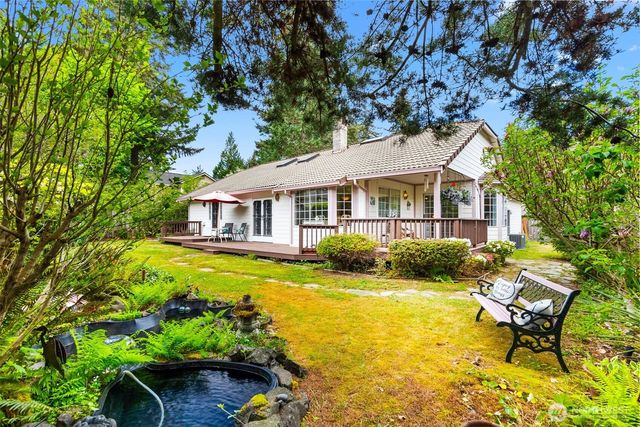 2716 Walnut Loop NW, Olympia, WA 98502