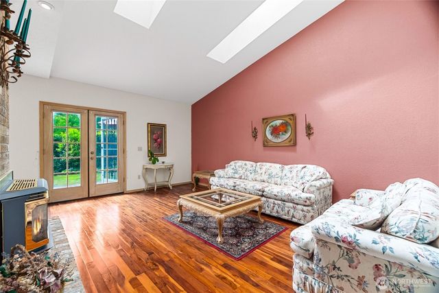 2716 Walnut Loop NW, Olympia, WA 98502