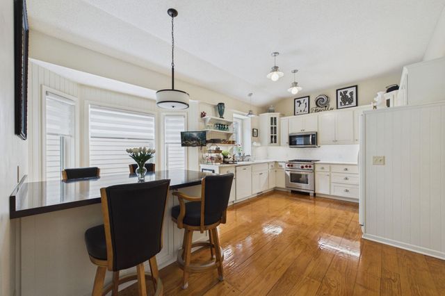 14897 Valley View Road, Eden Prairie, MN 55344