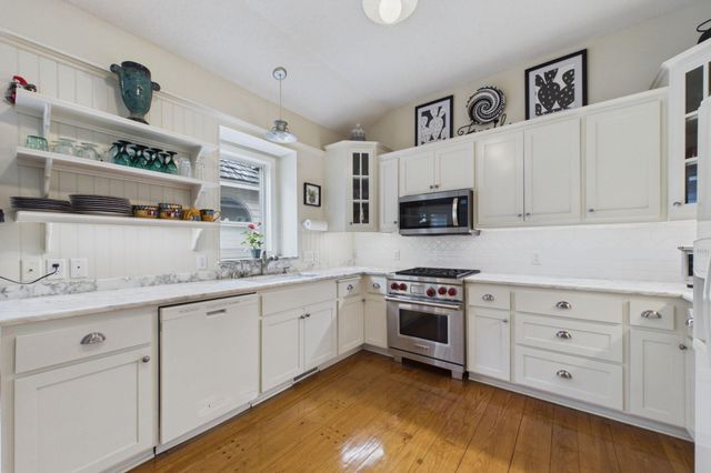 14897 Valley View Road, Eden Prairie, MN 55344