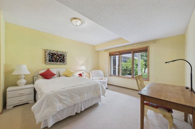14897 Valley View Road, Eden Prairie, MN 55344