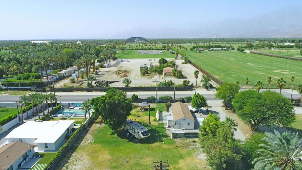 Image 4 of property listing at 81514 Avenue 50, Indio, CA 92201