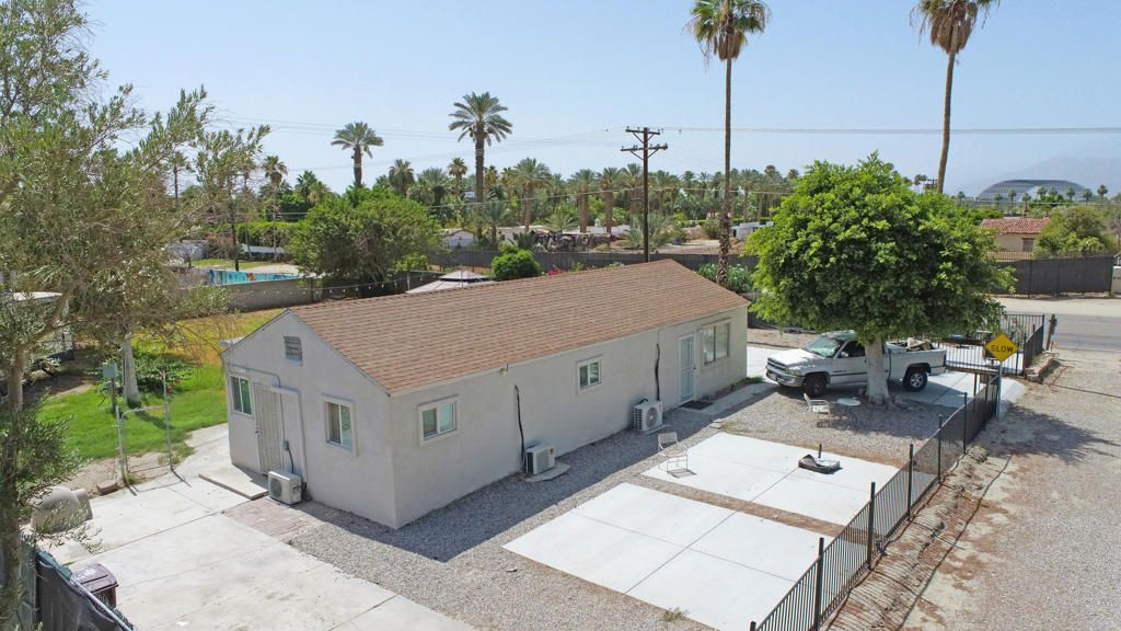 Image 8 of property listing at 81514 Avenue 50, Indio, CA 92201