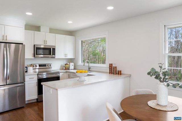 6459 HILLSBORO LN, Crozet, VA 22932