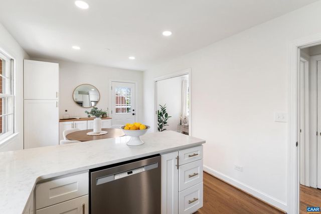 6459 HILLSBORO LN, Crozet, VA 22932