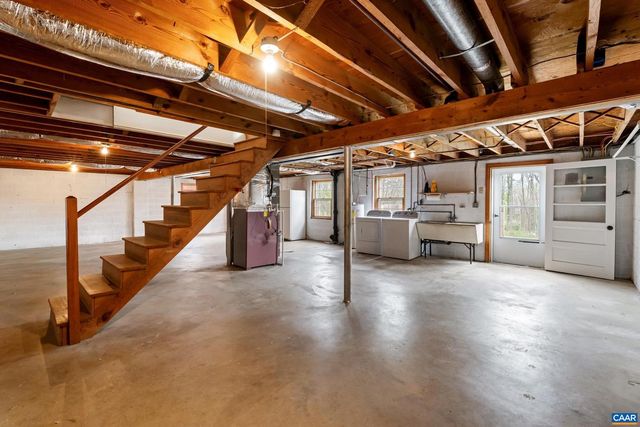 6459 HILLSBORO LN, Crozet, VA 22932