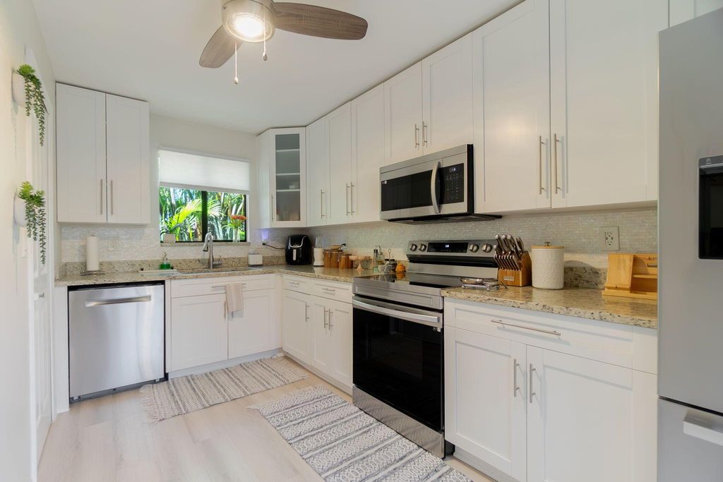11892 Sturbridge Lane, Wellington, FL 33414