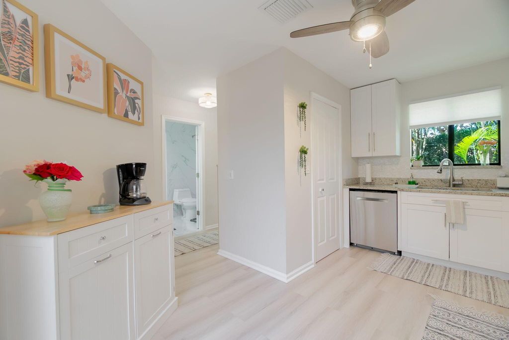 Image 2 of property listing at 11892 Sturbridge Lane, Wellington, FL 33414