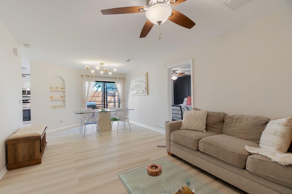 Image 20 of property listing at 11892 Sturbridge Lane, Wellington, FL 33414