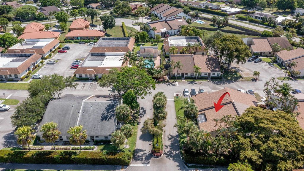 Image 29 of property listing at 11892 Sturbridge Lane, Wellington, FL 33414