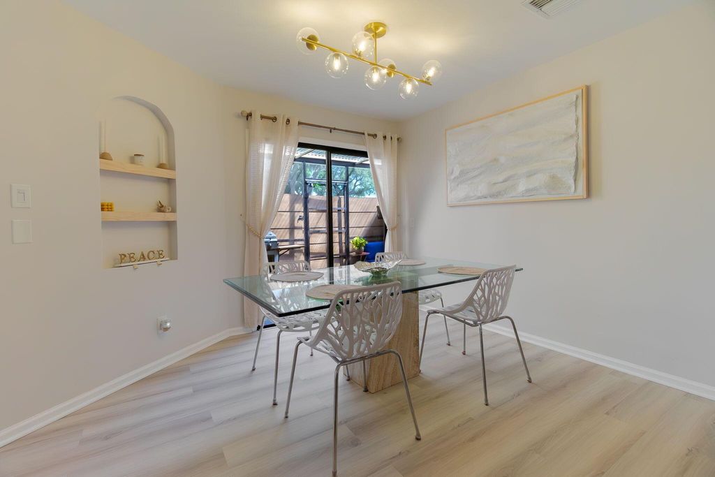 Image 3 of property listing at 11892 Sturbridge Lane, Wellington, FL 33414